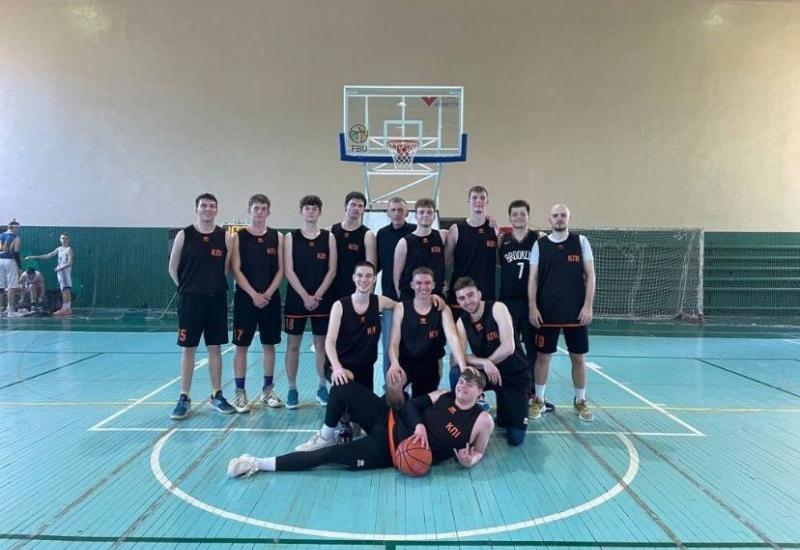 KPI students defeated KNUBA in a basketball match