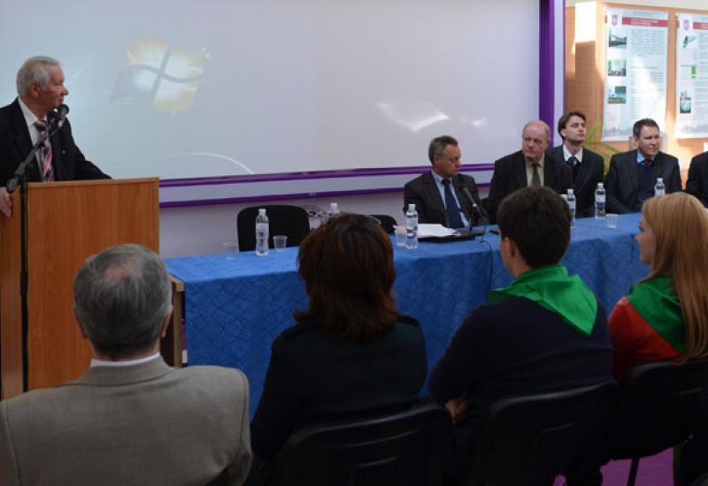 2014.04.09-11 Виступає І.М. Астрелін 2014.04.09-11 Виступає І.М. Астрелін