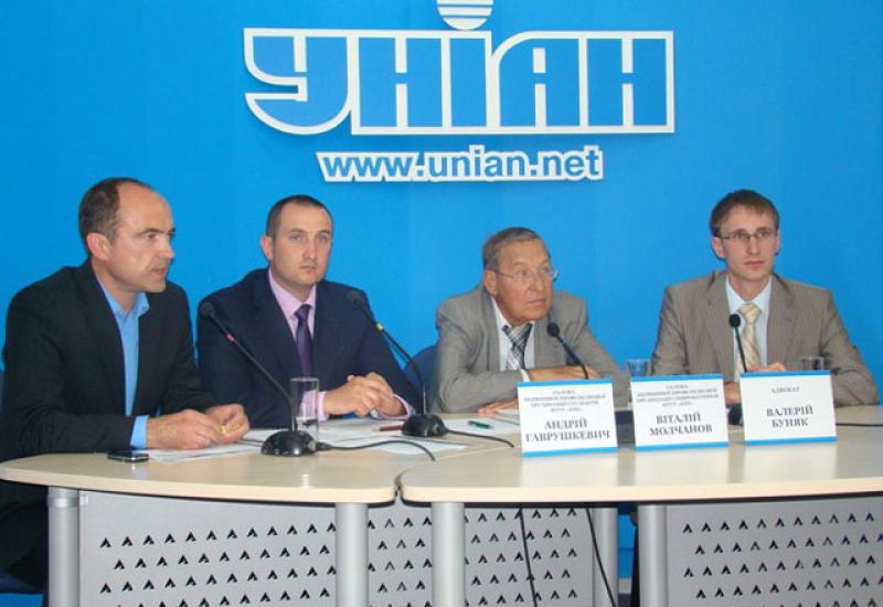 2011.09.05 Прес-конференція в УНІАН на тему: «Хто забирає землю найбільшого в Україні ВНЗ?»