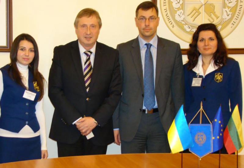 2011.11.22 НТУУ «КПІ» відвідав міністр освіти та науки Литовської Республіки 2011.11.22 НТУУ «КПІ» відвідав міністр освіти та науки Литовської Республіки