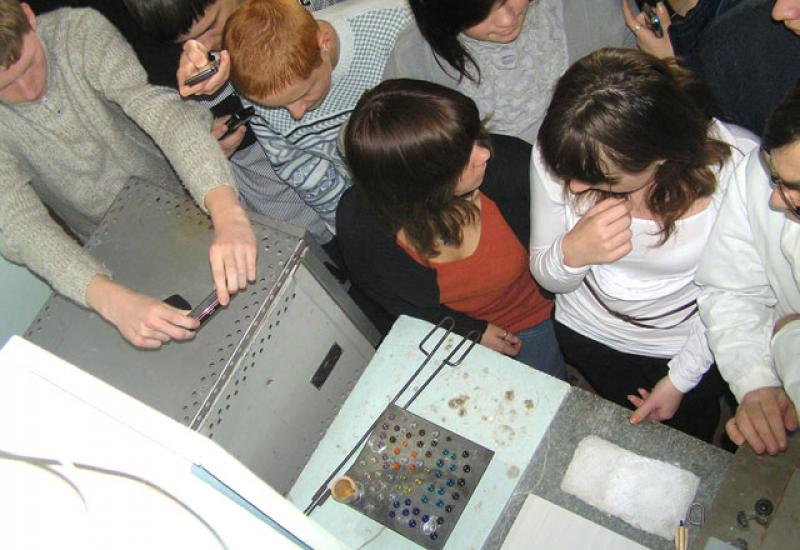 КПІ - 2011. Сесія заочних профільних шкіл МАН України: отримано кольорове скло КПІ - 2011. Сесія заочних профільних шкіл МАН України: отримано кольорове скло