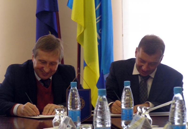 2012.01.25 НТУУ «КПІ» та компанія «ІНЛАЙН ГРУП ЗАХІД» уклали угоду про співпрацю 2012.01.25 НТУУ «КПІ» та компанія «ІНЛАЙН ГРУП ЗАХІД» уклали угоду про співпрацю