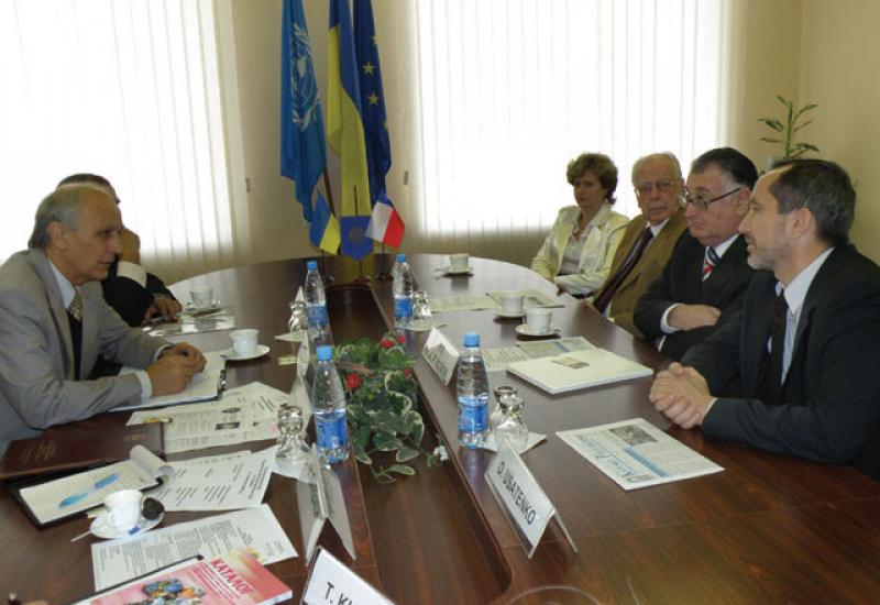 2008.10.31 Візит Посла Чилі пана Августо Парра Муньоса 2008.10.31 Візит Посла Чилі пана Августо Парра Муньоса