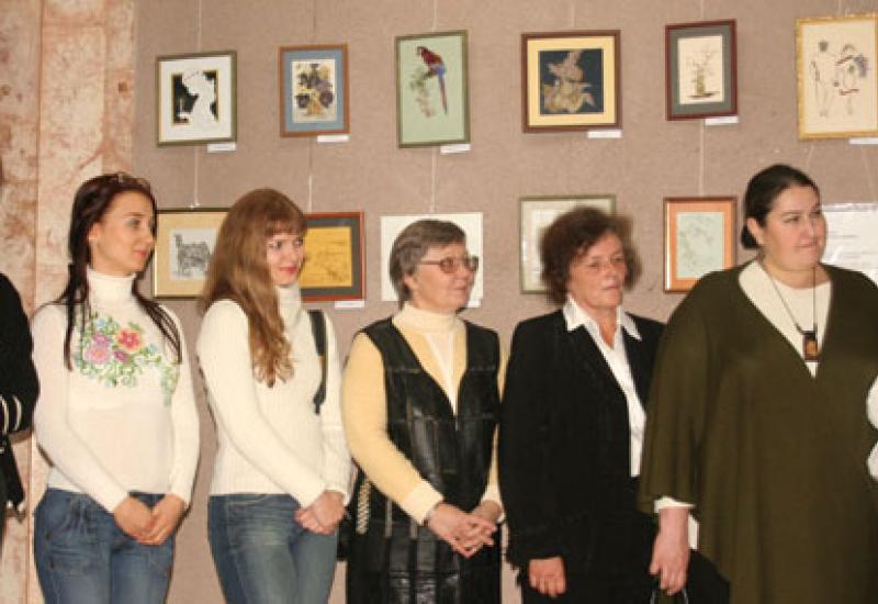 2008.11.12 В Картинній галереї КПІ виставка творів з природного матеріалу – ошибана 2008.11.12 В Картинній галереї КПІ виставка творів з природного матеріалу – ошибана