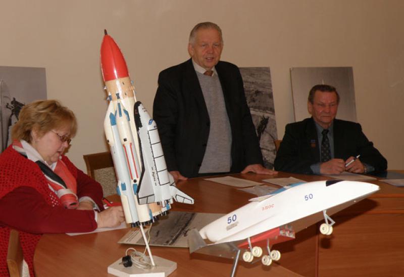 2008.11.19 Засідання круглого столу до 20-річчя запуску космічного корабля Буран