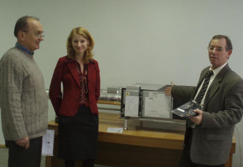 2009. Cпівпраця з компанією Mitsubishi Electric 2009. Cпівпраця з компанією Mitsubishi Electric