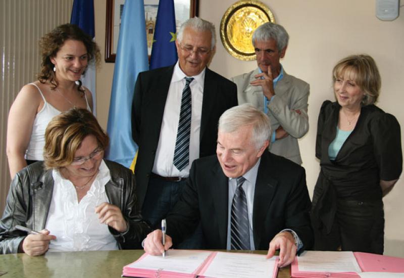 2009. Нові угоди з університетами Франції 2009. Нові угоди з університетами Франції