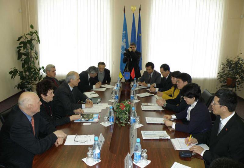 2009.04. Visit of Dalian University  Delegation